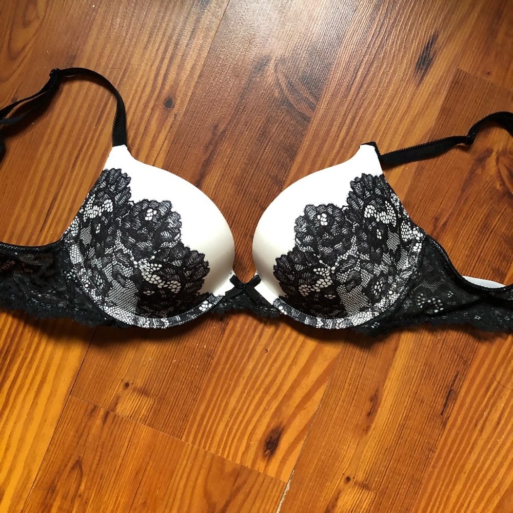 LIKE NEW Dream Angels Push Up Bra